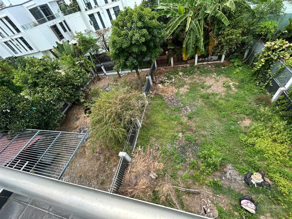 Chủ ngộp gửi bán gấp biệt thự 320m² (10x32m) gần hồ giá 22tỷ, tốt nhất khu!