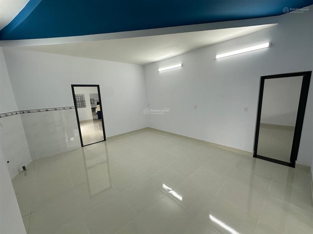 Lô góc 2 mặt tiền đường 11, ngang 13m linh trung
