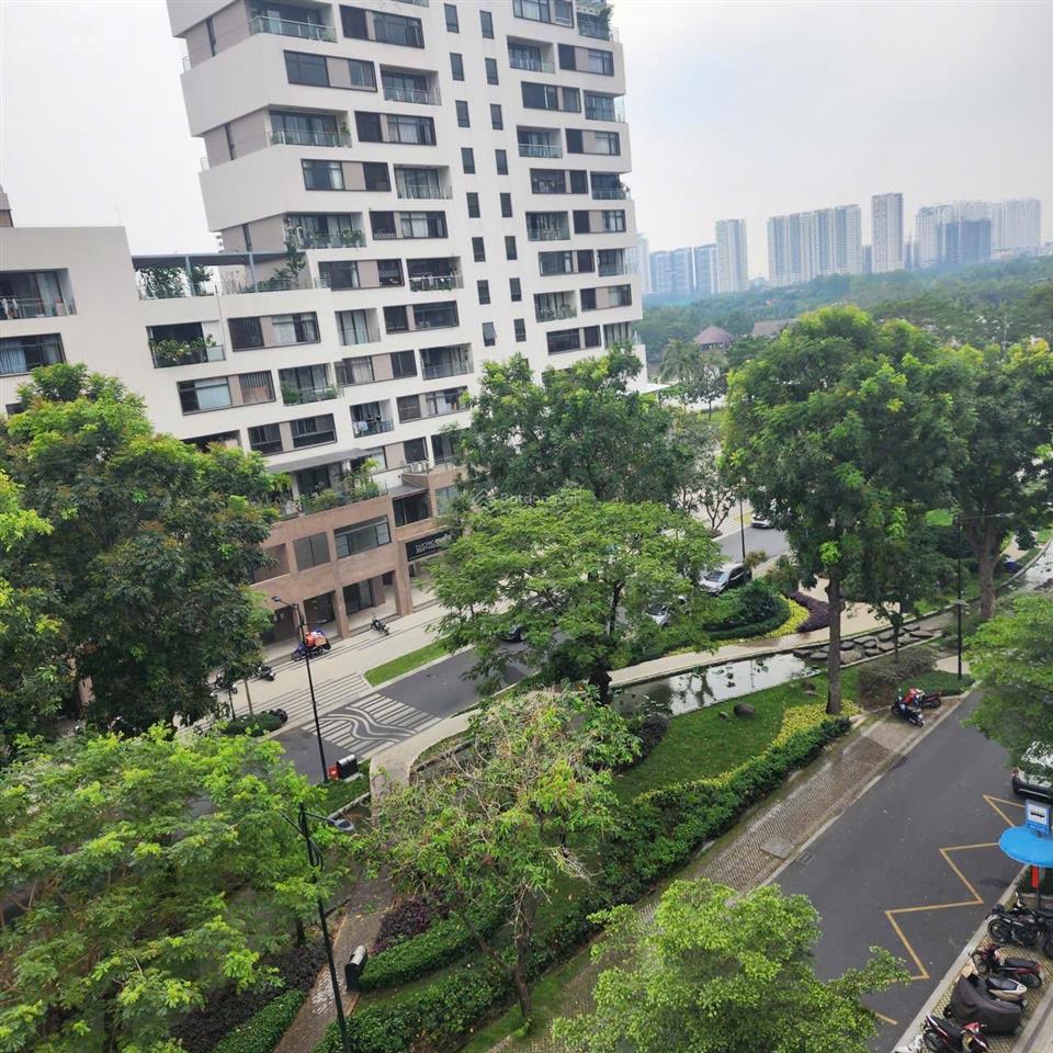 Bán gấp căn hộ garden plaza 1 view kênh đào thoáng mát giá siêu hơi chỉ 20tỷ  0901 855 ***