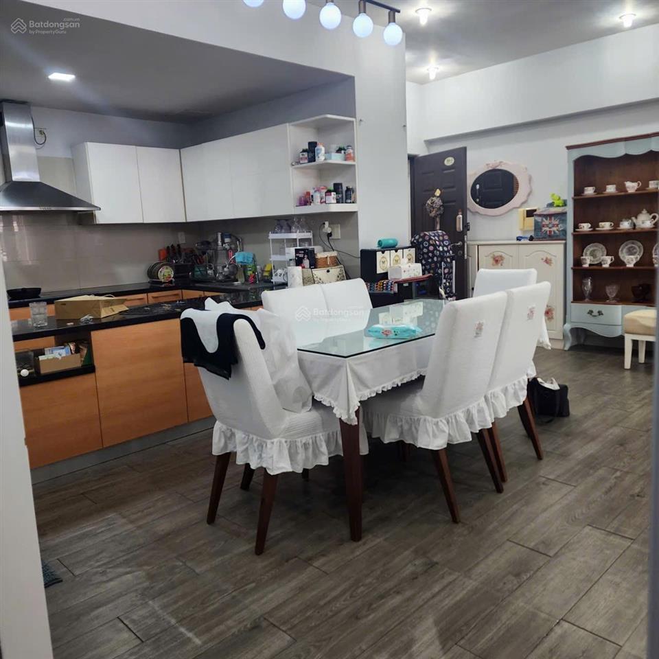 Bán gấp căn hộ garden plaza 1 view kênh đào thoáng mát giá siêu hơi chỉ 20tỷ  0901 855 ***