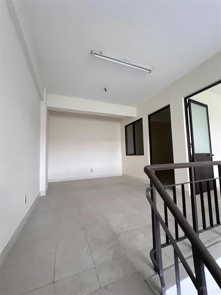 Chính chủ cần bán căn hộ tầng trệt giá 5,5 tỷ, 87m2, 2pn, 1wc, đẹp, nhiều tiện ích tại quận 7, hcm