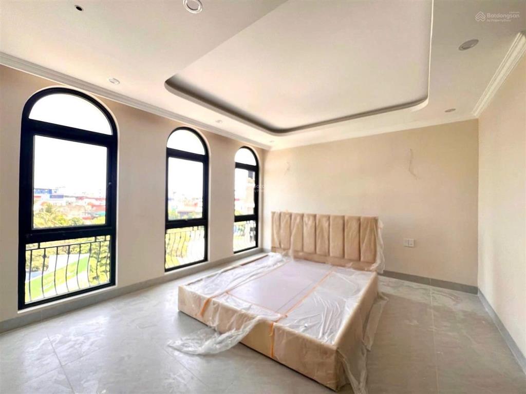 Siêu phẩm thang máy văn cao vị trí đẹp, sống đẳng cấp nằm trong khu phân lô cao cấp văn cao