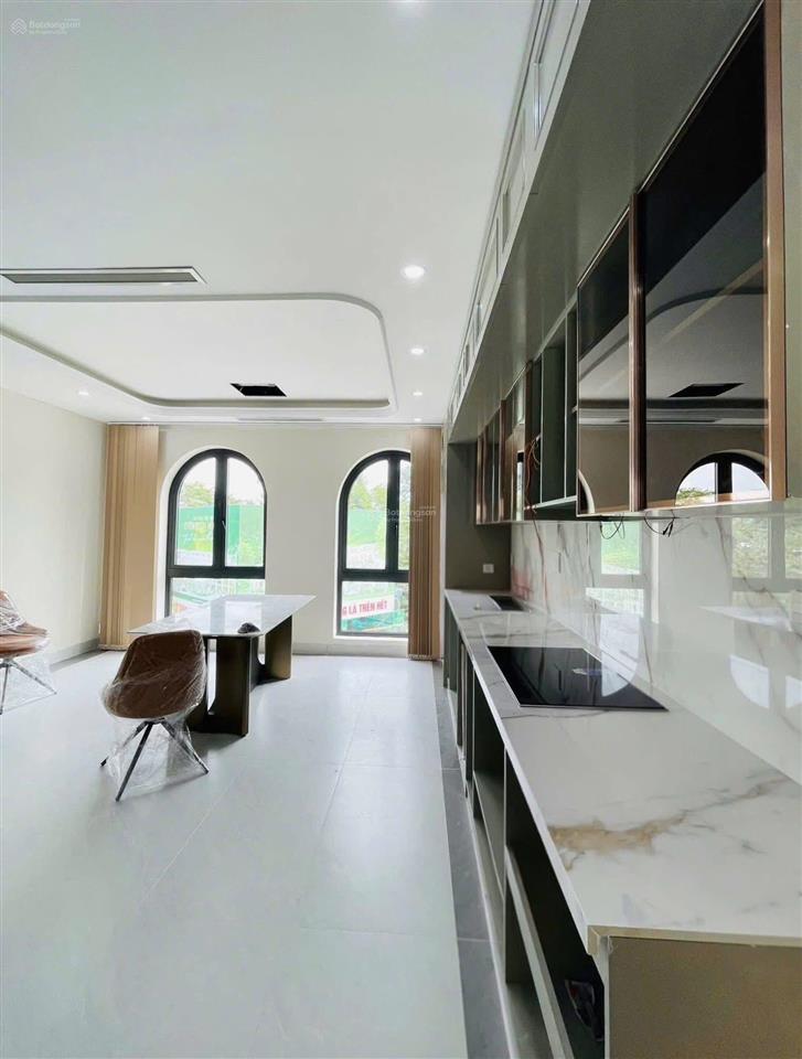 Siêu phẩm thang máy văn cao vị trí đẹp, sống đẳng cấp nằm trong khu phân lô cao cấp văn cao