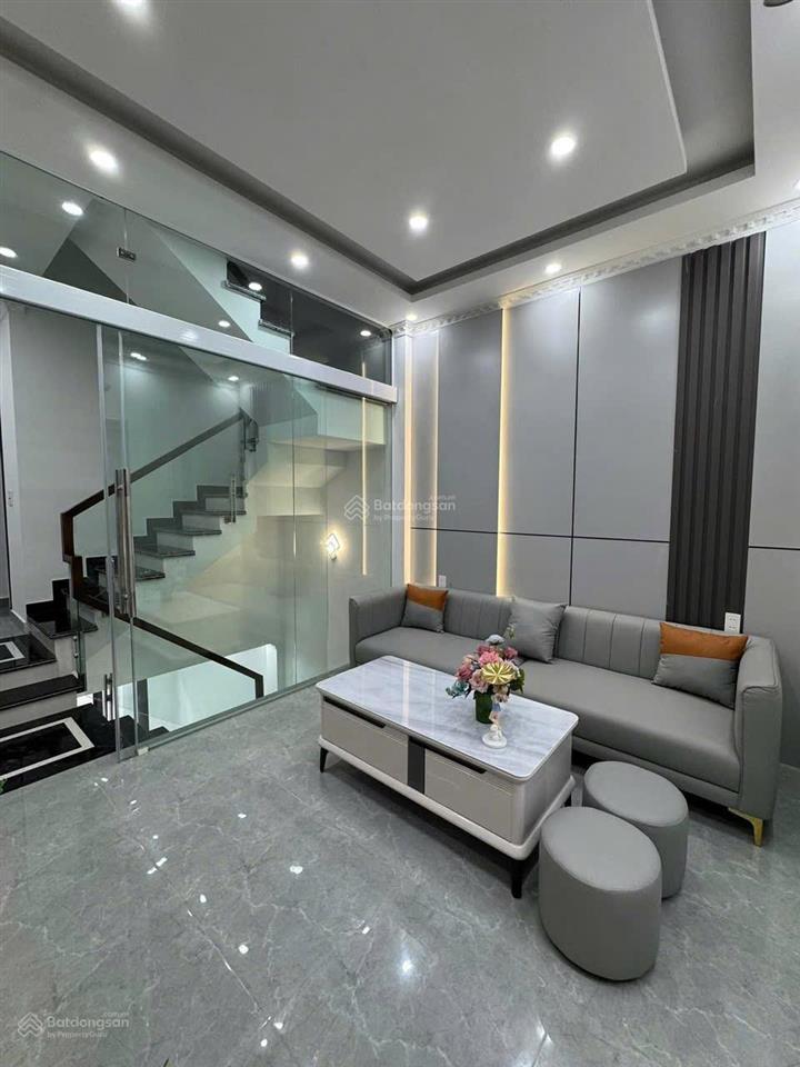 Căn nhà xây mới tại hàng kênh  lê chân  hải phòng. cách vài bước chân ra mặt đường