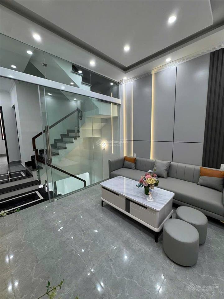 Căn nhà xây mới tại hàng kênh  lê chân  hải phòng. cách vài bước chân ra mặt đường