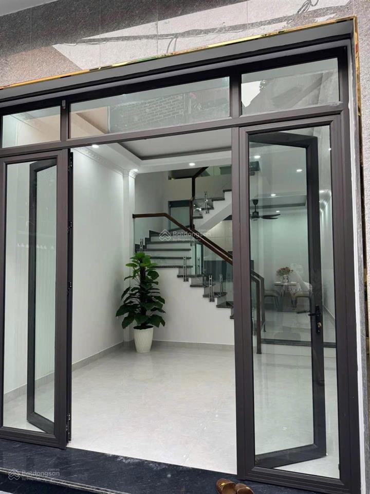 Căn nhà xây mới tại hàng kênh  lê chân  hải phòng. cách vài bước chân ra mặt đường