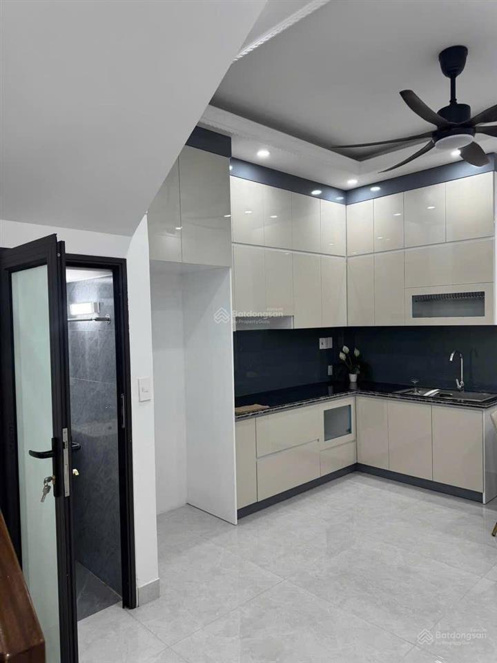 Căn nhà xây mới tại hàng kênh  lê chân  hải phòng. cách vài bước chân ra mặt đường