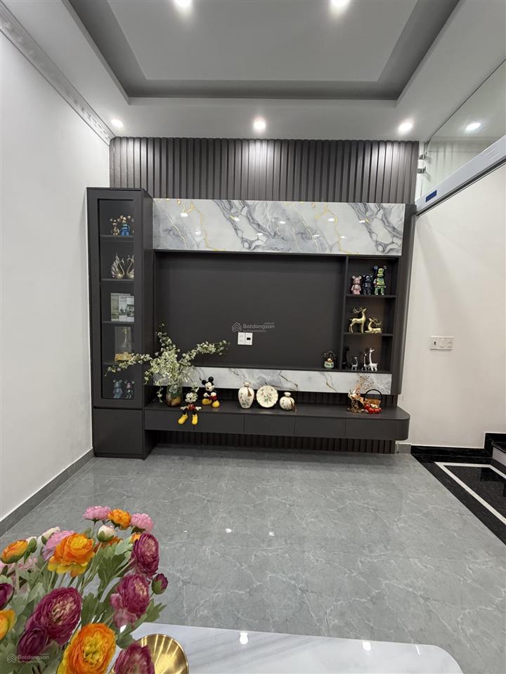 Bán nhà mặt ngõ hàng kênh đường thông thương các ngả đình đông  lạch tray  hồ sen vị trí hiếm