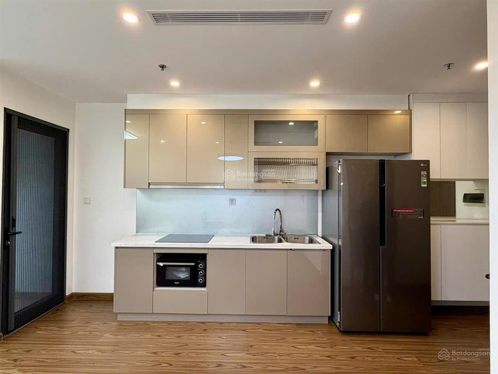 Cực kỳ hấp dẫn  bán căn hộ chung cư a10a14 nam trung yên, 6,5 tỷ, 61m2 đẹp, nhiều tiện ích !