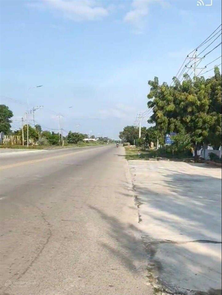 Bán đất tặng nhà, mặt tiền đường hòn lan 40m, gần biển, thanh long bay, perolas