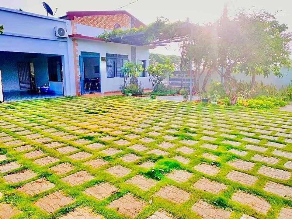 Bán đất tặng nhà, mặt tiền đường hòn lan 40m, gần biển, thanh long bay, perolas