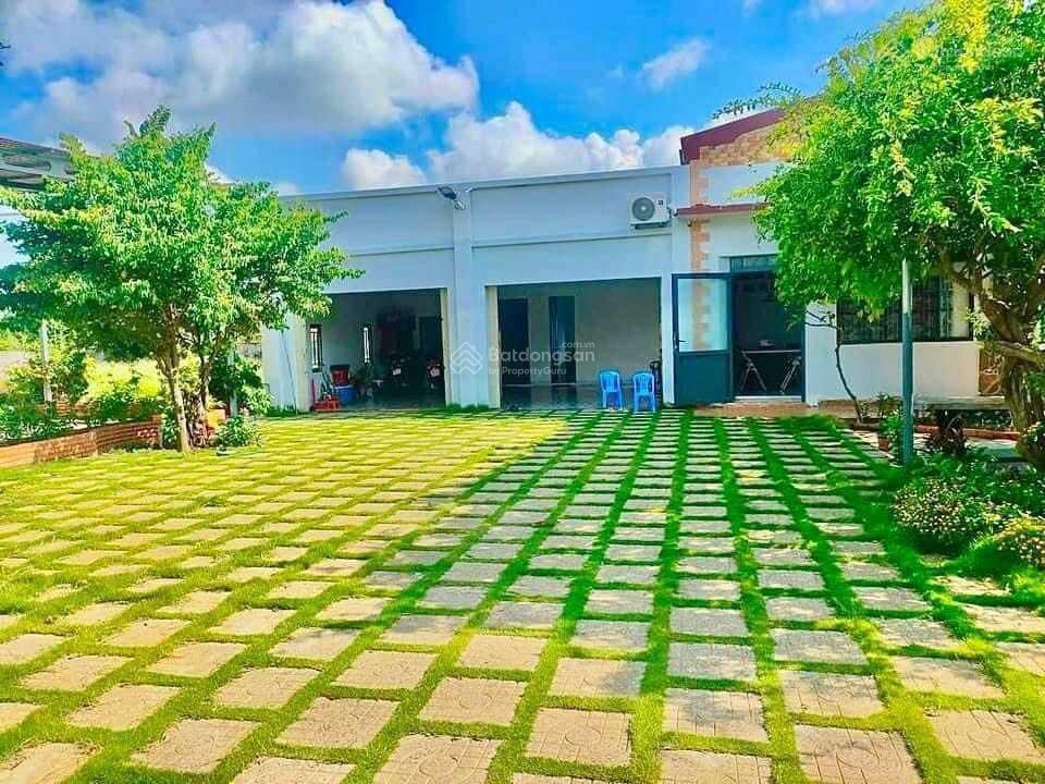 Bán đất tặng nhà, mặt tiền đường hòn lan 40m, gần biển, thanh long bay, perolas