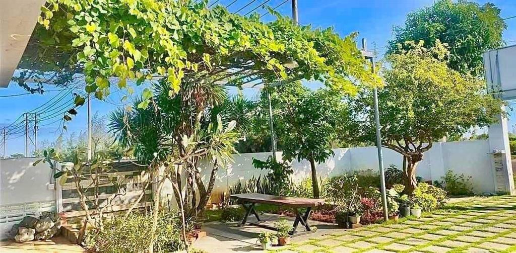 Bán đất tặng nhà, mặt tiền đường hòn lan 40m, gần biển, thanh long bay, perolas