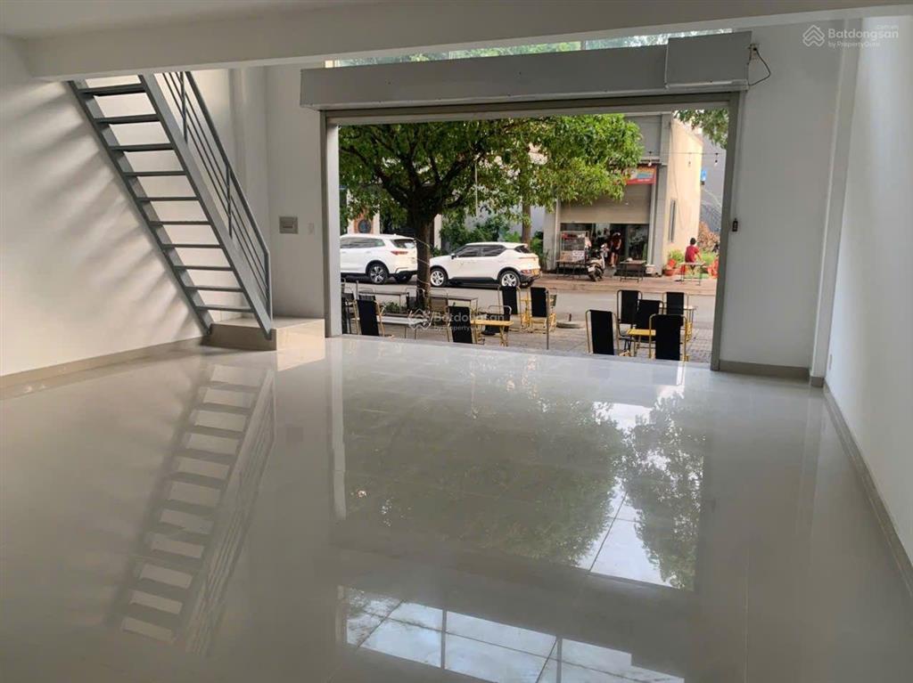 Bán shophouse đẹp, kinh doanh ngay, vị trí vàng cổng sau vsip 1, shr tại thanh bình residence