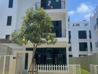 Em chính chủ biệt thự ven biển dt 200m x 3 tầng . giá chỉ 10 tỷ 500