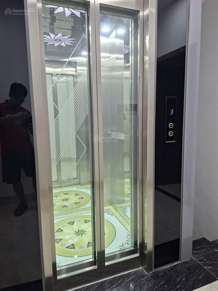 La khê hà đông , 35m x 5 tầng tặng nội thất  thang máy hơn 8 tỷ .