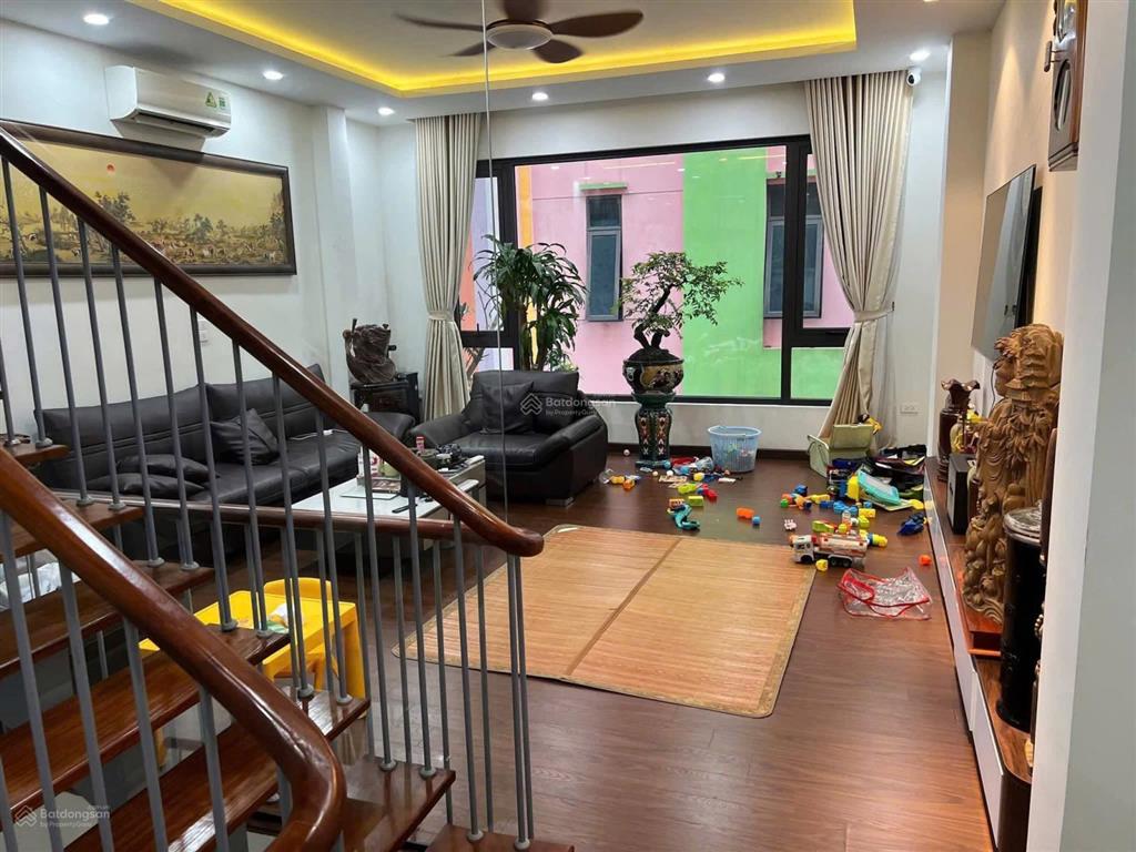 Nguyễn văn lộc mỗ lao 50m² mt 5m x 5t  đông nam, 18 tỷ  tặng nội thất 2 tỷ  phân lô vỉa hè