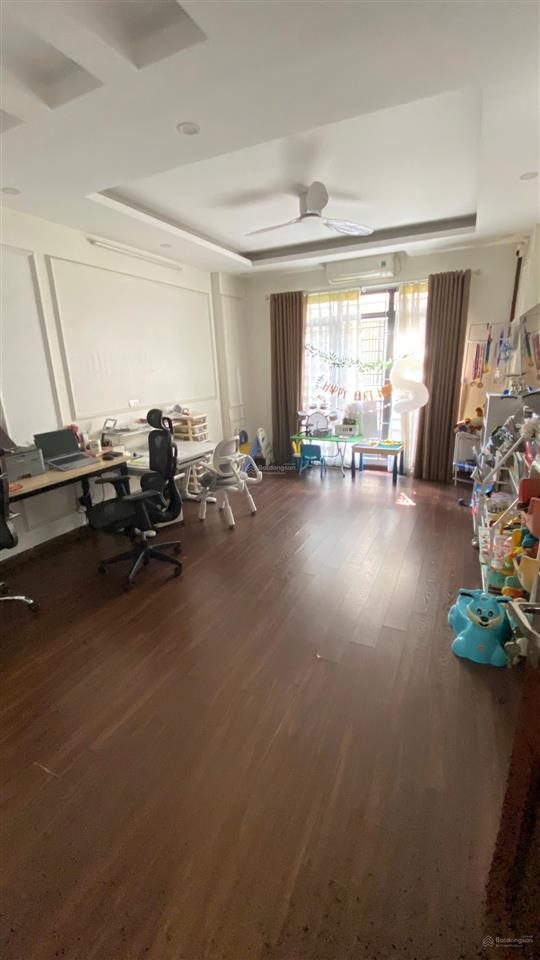 Bán nhà khu dịch vụ cây quýt 50m2 x 5 tầng công năng đầy đủ, sổ đỏ chính chủ