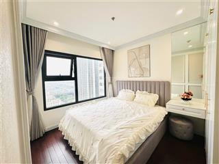 Không có nhu cầu sử dụng chính chủ cần bán 2pn 1wc tòa s108. full nội thất. sẵn sổ. hỗ trợ vay 70%