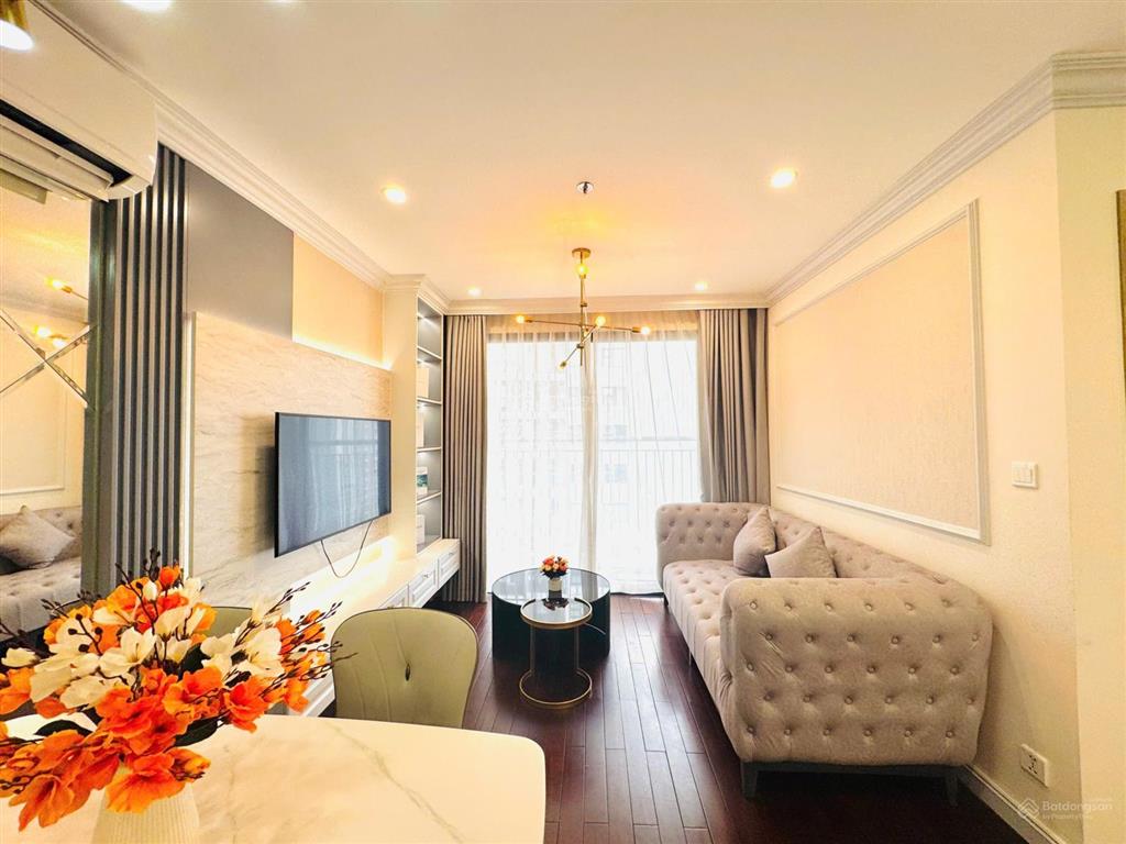 Không có nhu cầu sử dụng chính chủ cần bán 2pn 1wc tòa s108. full nội thất. sẵn sổ. hỗ trợ vay 70%
