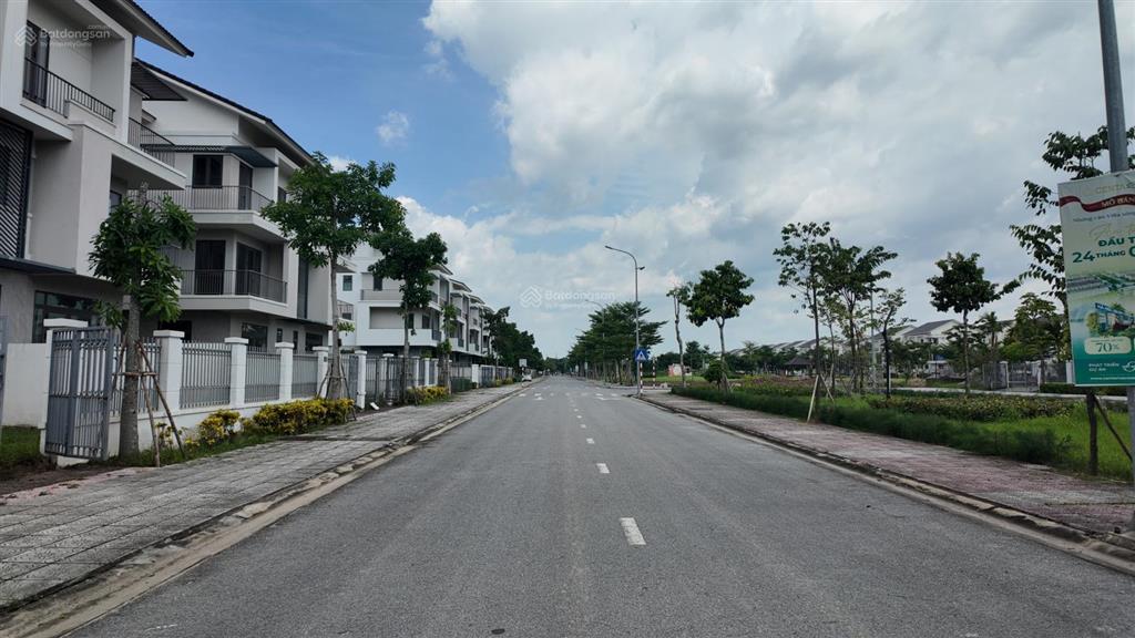 Biệt thự song lập 180m2 view công viên giá tốt