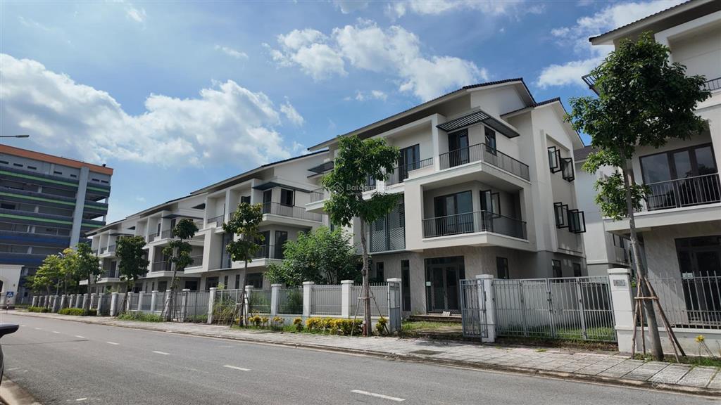 Biệt thự song lập 180m2 view công viên giá tốt