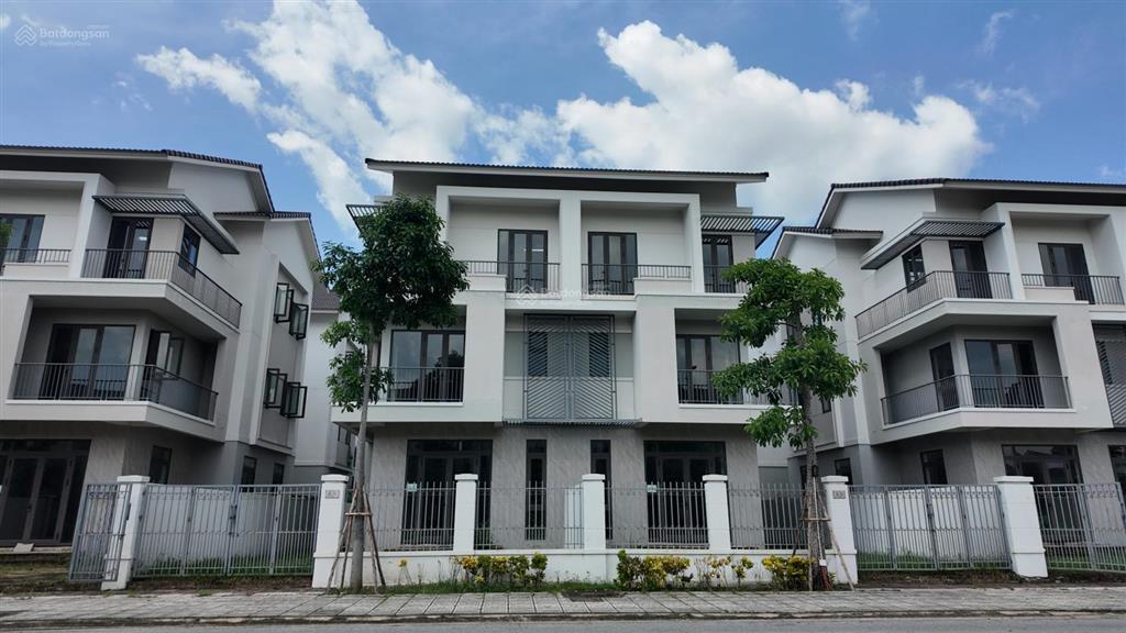 Biệt thự song lập 180m2 view công viên giá tốt