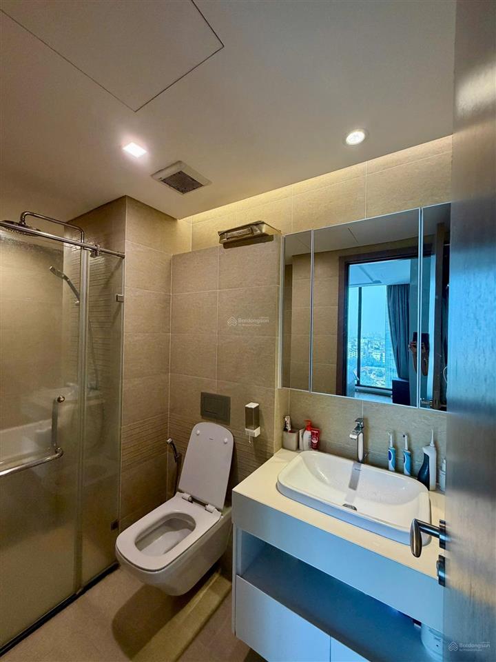 Cho thuê nhanh căn 2 ngủ vinhomes metropolis  nhà đẹp như ảnh | giá 26tr