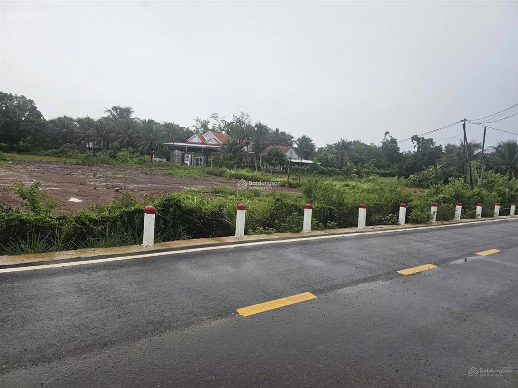Cần bán gấp lô đất đường nhựa đẹp có 968,8 m đất ở
