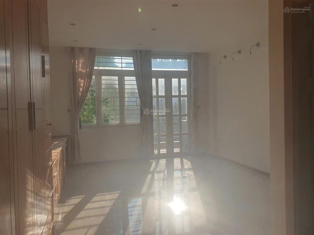 Cho thuê nhà góc 3 mt 255 lê văn thịnh, q.2, hồ chí minh
