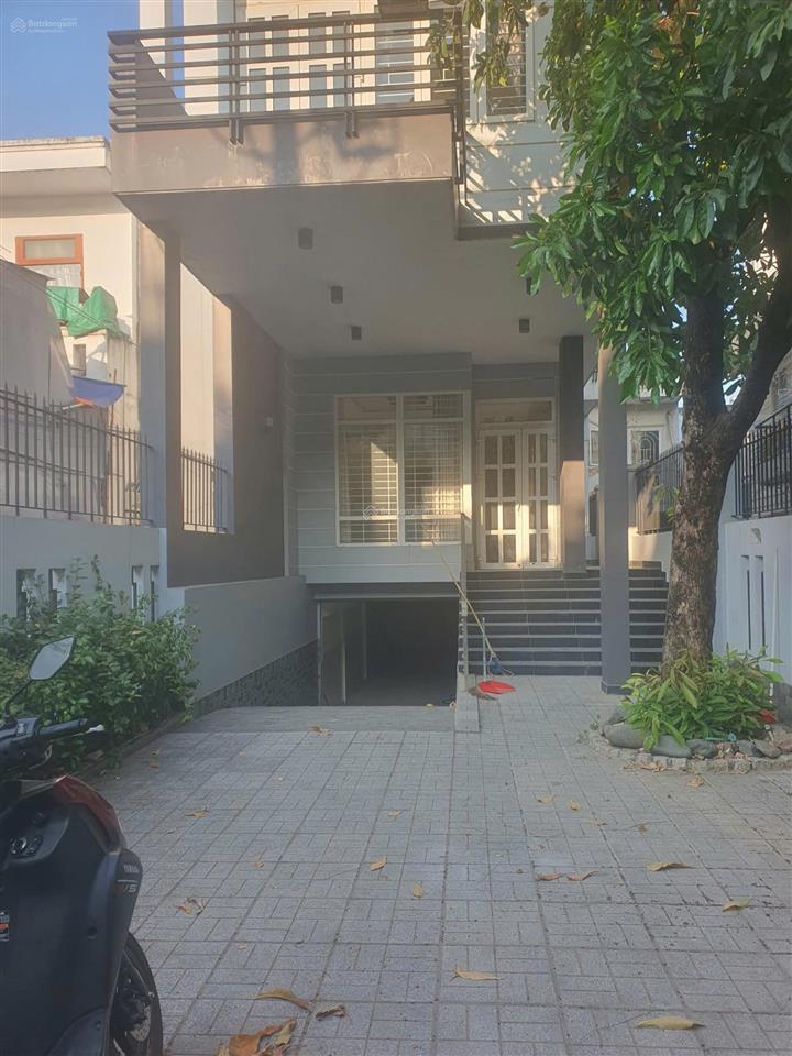Cho thuê nhà góc 3 mt 255 lê văn thịnh, q.2, hồ chí minh