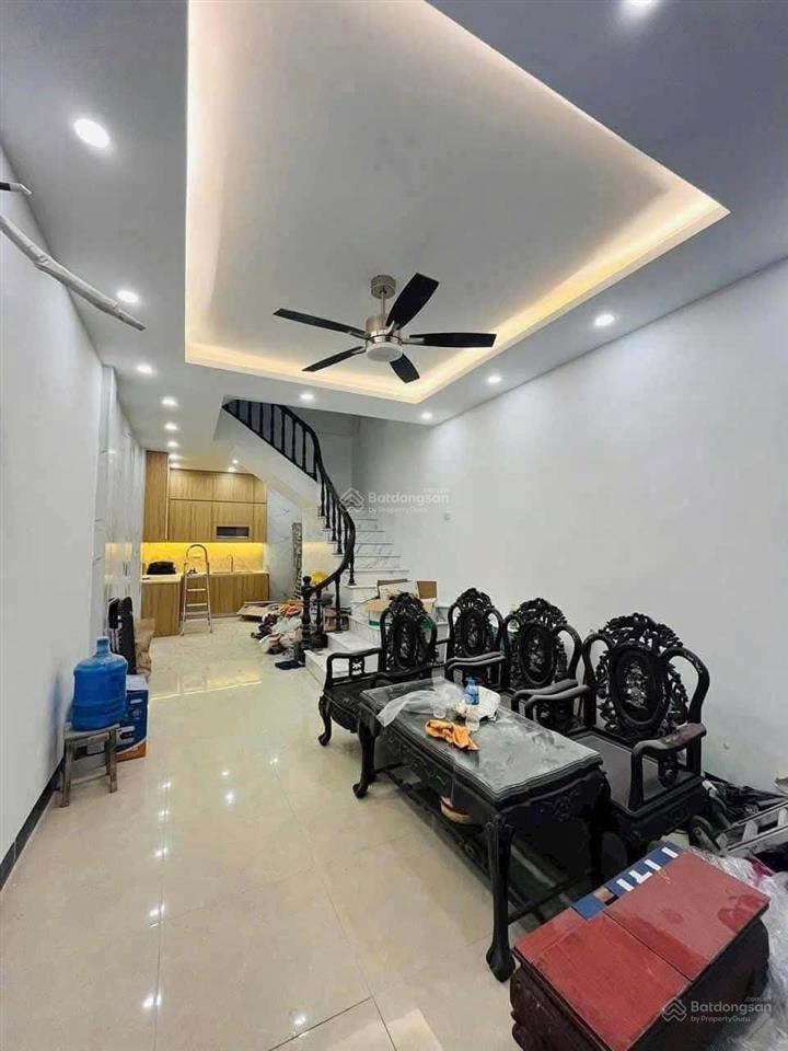 Chính chủ bán nhà phố pháo đài láng dt 40m2 mt 4,5m nhà 4 tầng mới đẹp nội thất sịn sò sát phố