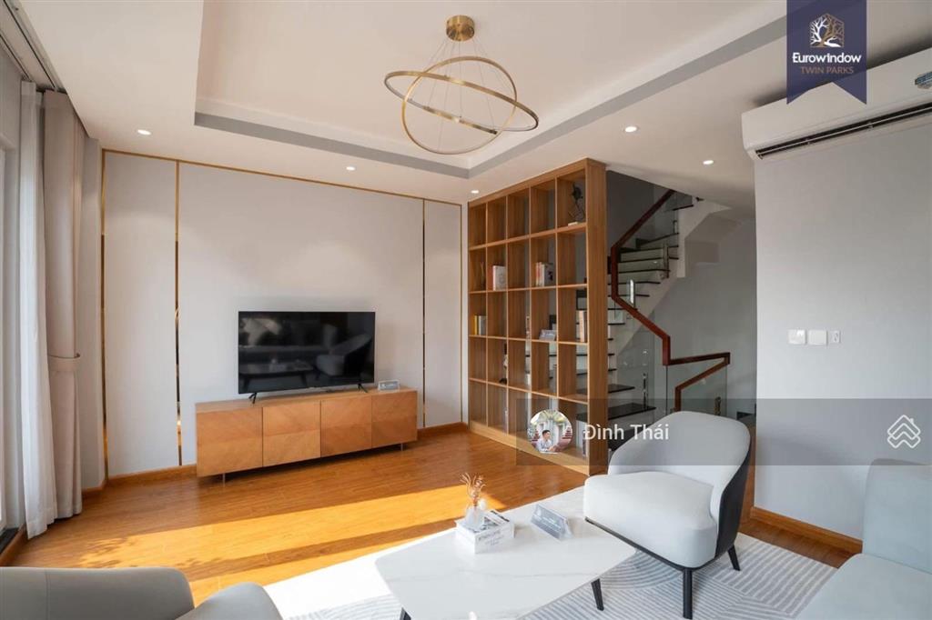 Ngoại giao! căn lk 75m2 tt gia lâm giá 16 tỷ. trục đường nối cụm tiện ích eurowindow twin park