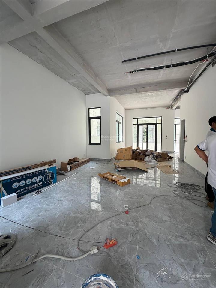 Chính chủ gửi cho thuê bt vic 225m2*5t dự án vin ba son giá 180tr/tháng cơ bản, ở ngay + kinh doanh