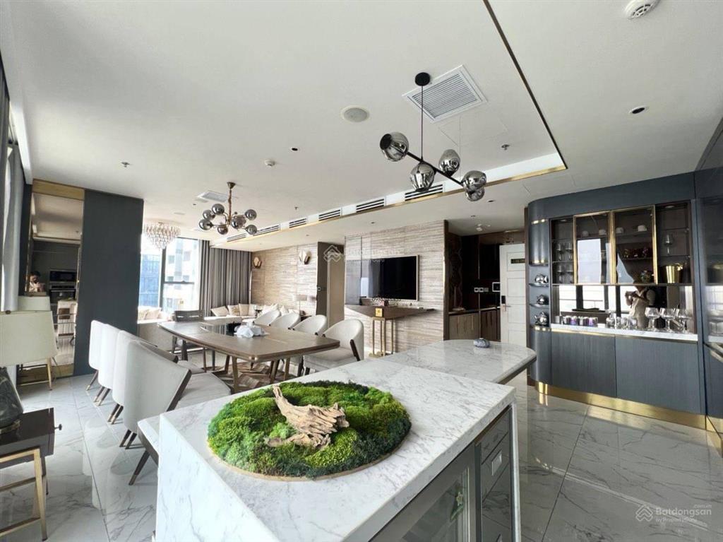 Hiếm! bán căn góc 4pn*160m2 tầng cao view đẹp tòa a1 dự án vin ba son giá 56,x tỷ, ở + đầu tư ngay