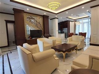 Chủ nhà tin tưởng gửi bán bt vic 225m2*5 tầng dự án vin ba son giá 330 tỷ full nội thất vip, sẵn sổ