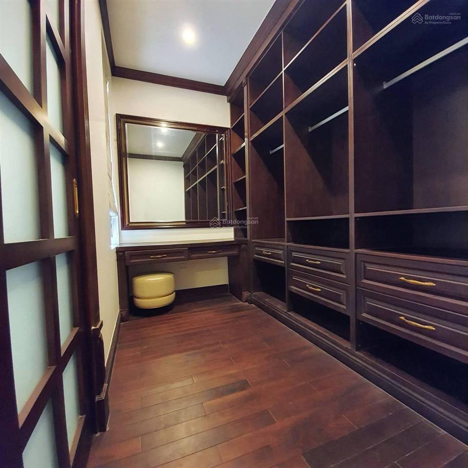 Chủ nhà tin tưởng gửi bán bt vic 225m2*5 tầng dự án vin ba son giá 330 tỷ full nội thất vip, sẵn sổ