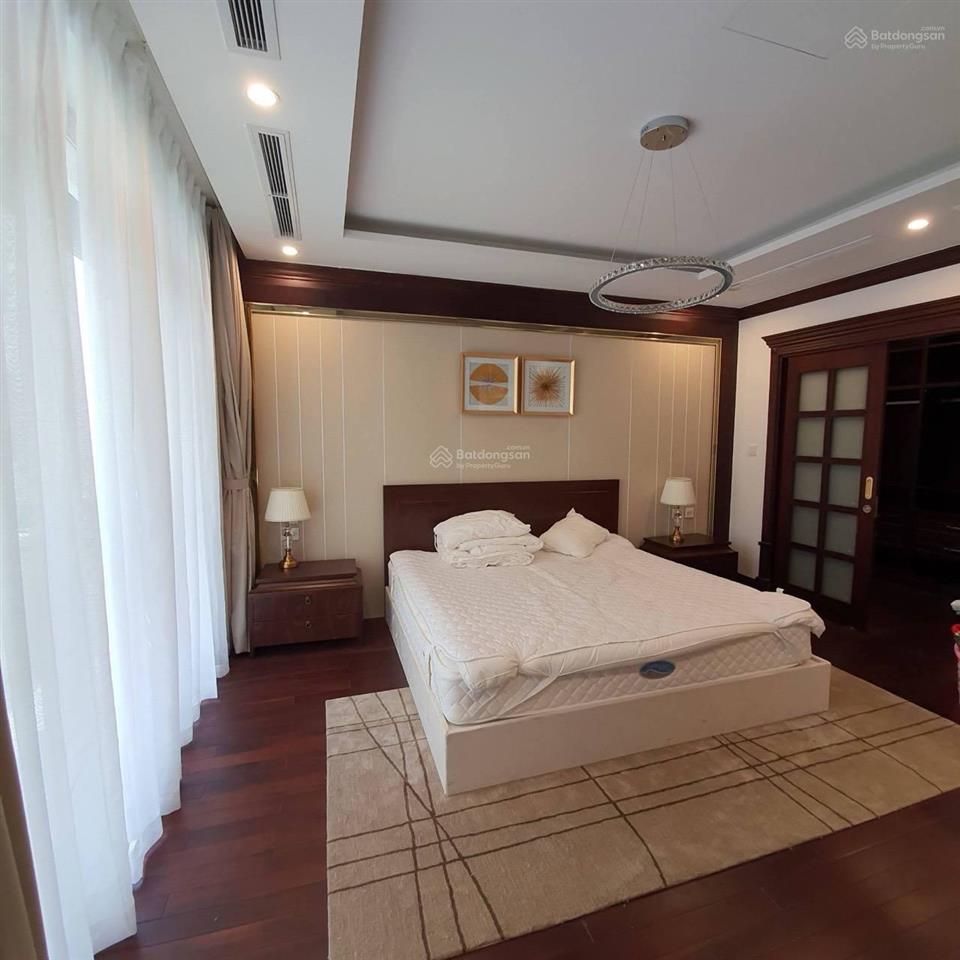 Chủ nhà tin tưởng gửi bán bt vic 225m2*5 tầng dự án vin ba son giá 330 tỷ full nội thất vip, sẵn sổ