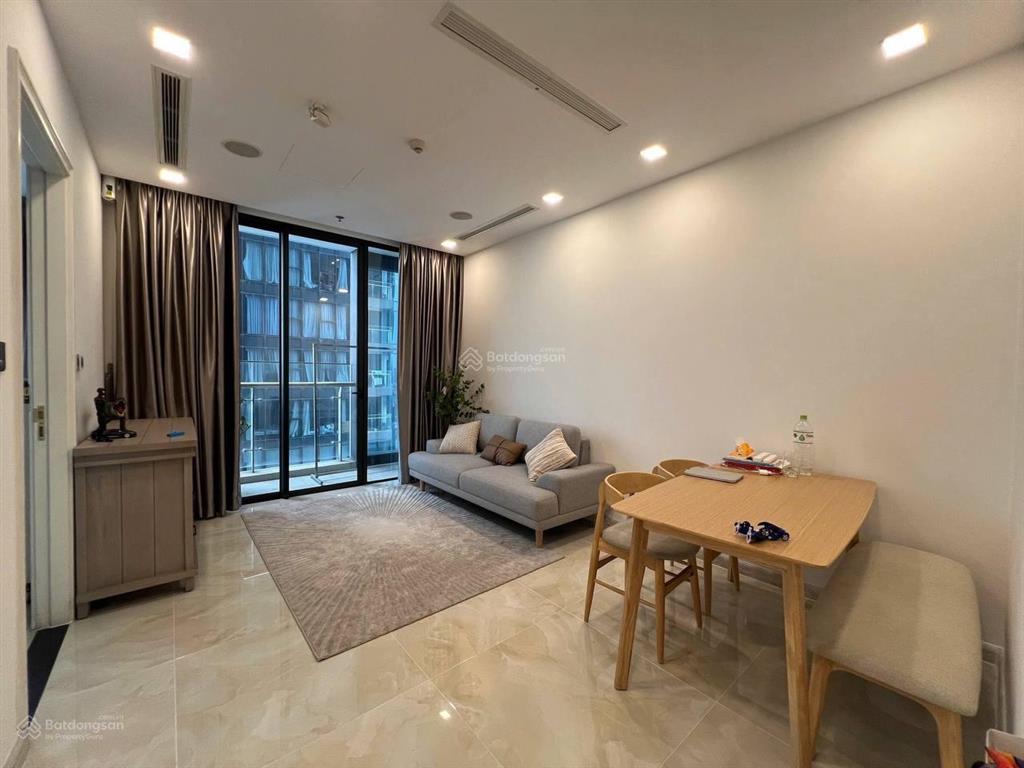 Chính chủ gửi bán ch 2pn*68,9m2 toà a2 dự án vinhomes ba son giá 15 tỷ, full nt, view sông, ở ngay