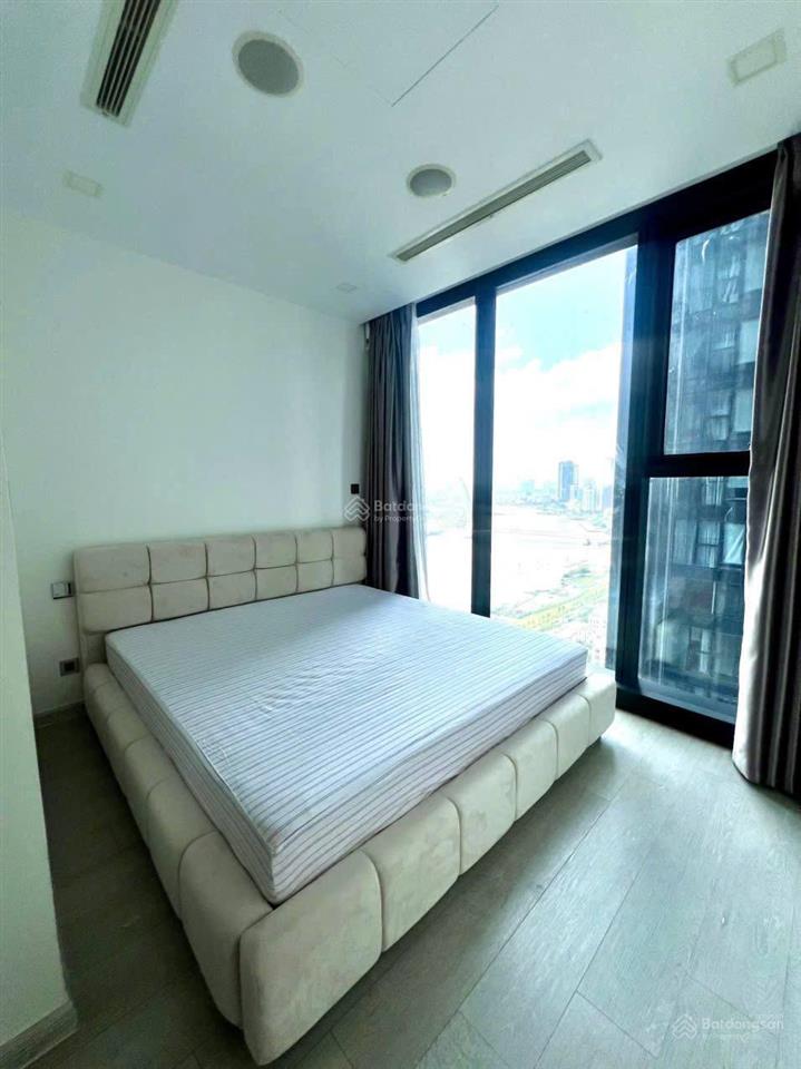 Chính chủ gửi bán ch 2pn*68,9m2 toà a2 dự án vinhomes ba son giá 15 tỷ, full nt, view sông, ở ngay