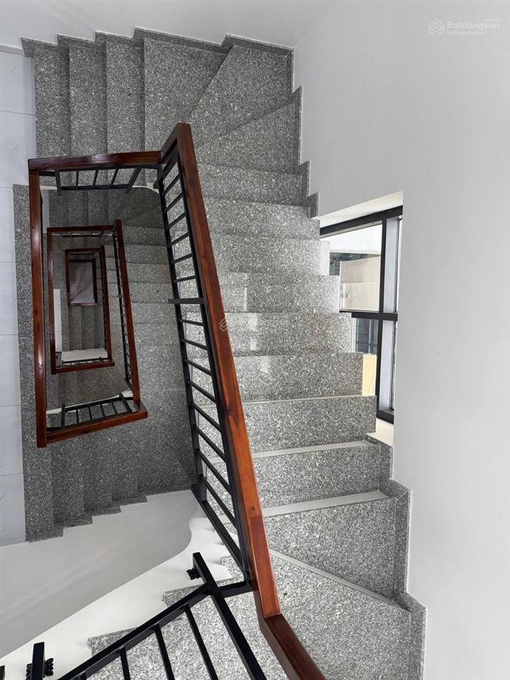 Vip! bán bt vic 225m2*5 tầng view sông dự án vinhomes ba son giá 300 tỷ, sẵn sổ, ở + kinh doanh vp