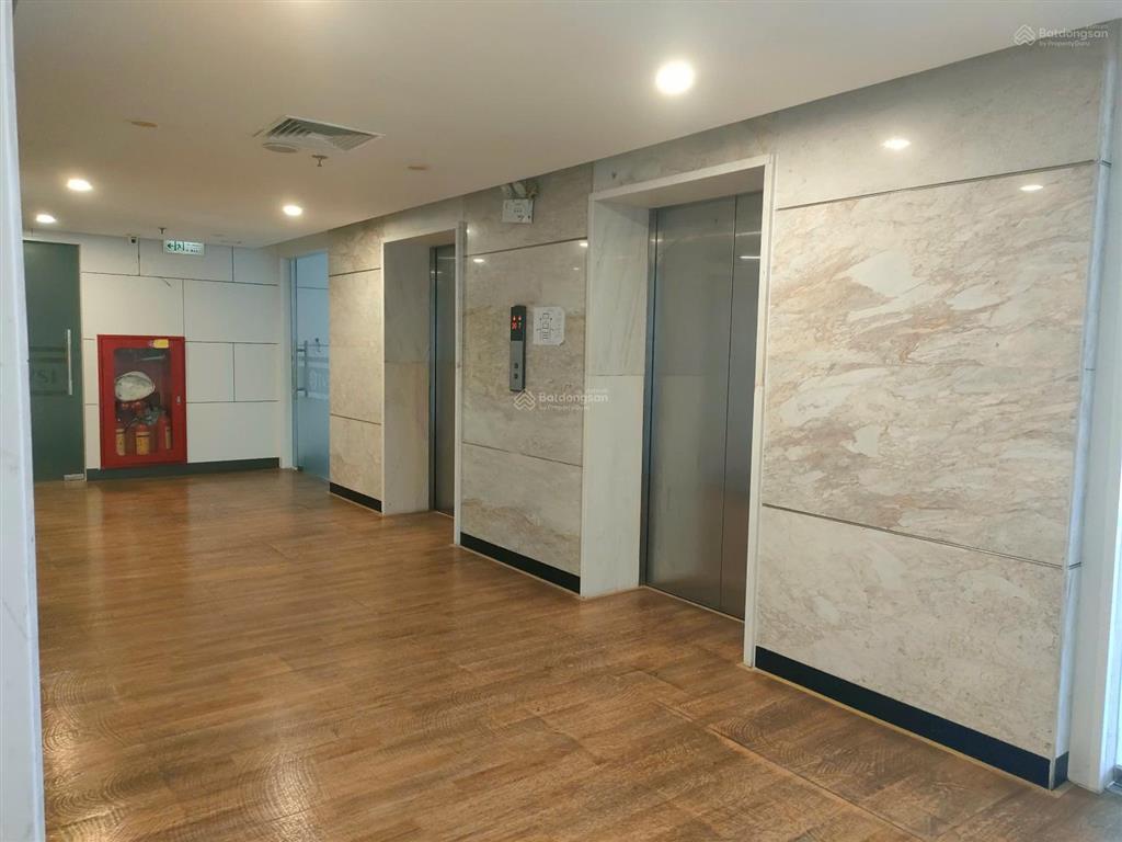 Chủ đầu tư cho thuê sàn văn phòng ngọc khánh plaza, giá ưu đãi 1 sàn chỉ 290 nghìn/m2