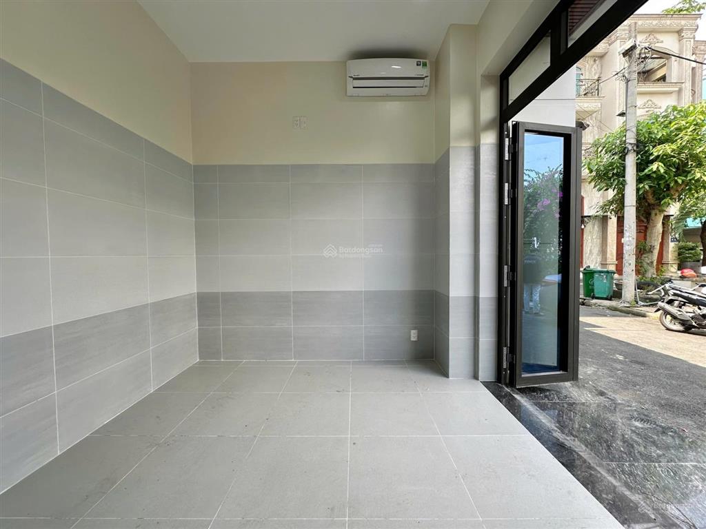 Cho thuê kiot  vừa ở vừa kinh doanh được ngay sau đại học công thương  tây thạnh  lê trọng tấn