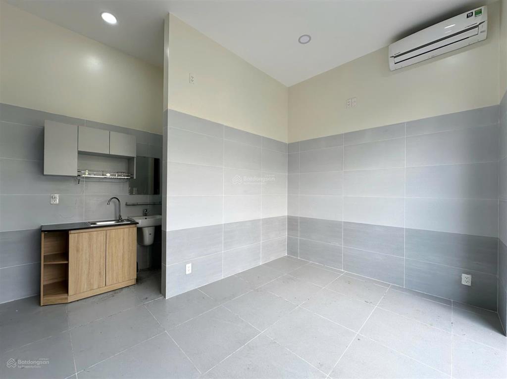 Cho thuê kiot  vừa ở vừa kinh doanh được ngay sau đại học công thương  tây thạnh  lê trọng tấn