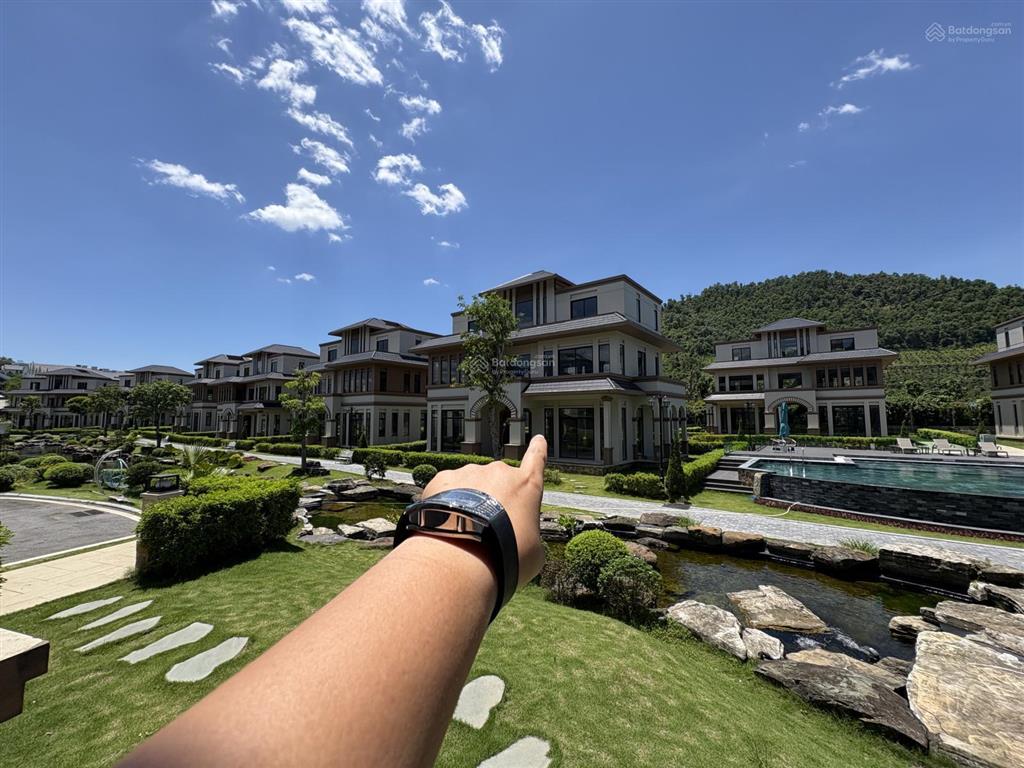 Bán biệt thự vip 480m2 gần đại lộ thăng long