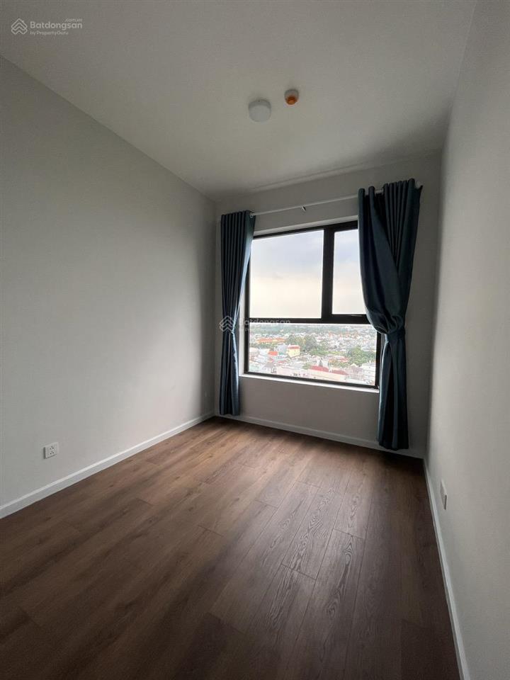 Opal skyline có căn 2pn 61m2 giá 2 tỷ 100. inbox em gửi thông tin