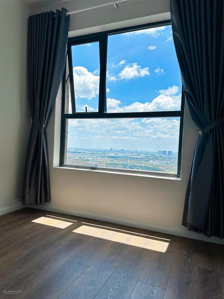 Bán căn hộ opal skyline  2pn 2wc 70m2 giá 2ty370  view hồ bơi đẹp