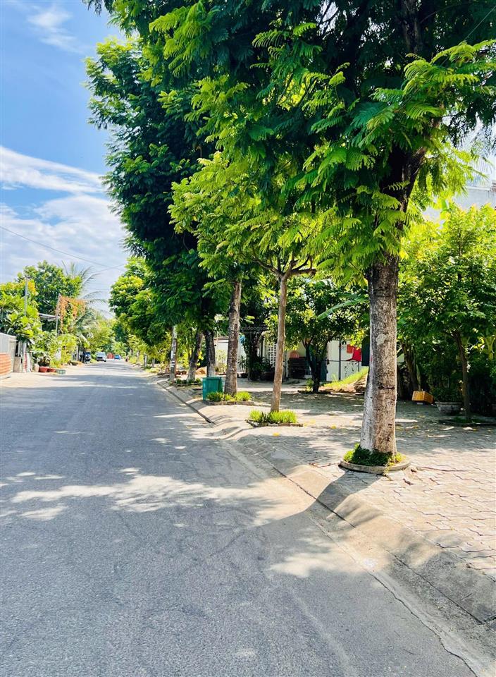 Nhà mới đẹp 3 tầng đường 7,5m lề 5m thoáng rộng đồng trí 7 gần công viên p. hoà khánh