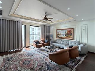 Chính chủ bán gấp căn 137m2 tầng trung roman plaza. giá bán thương lượng.  0854 866 ***