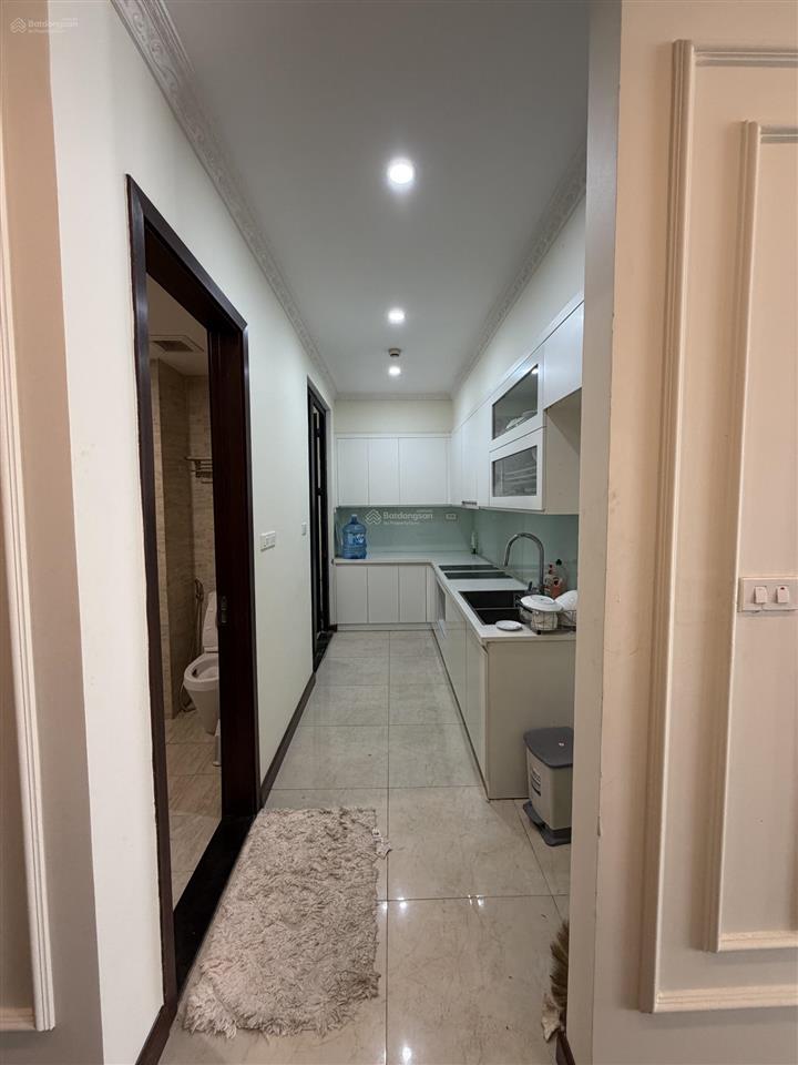 Chính chủ bán gấp căn 137m2 tầng trung roman plaza. giá bán thương lượng.  0854 866 ***